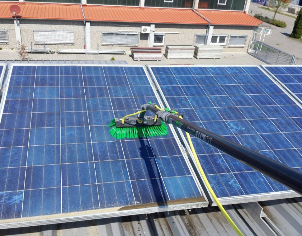Photovoltaik-Anlagen - Reinigung in Göppingen